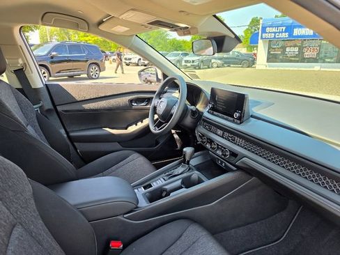 Used 2025 Honda Accord LX image 11