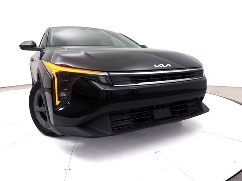 Certified 2025 Kia K4 FWD image 5