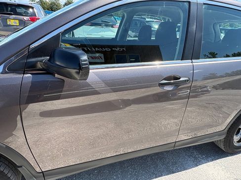 Used 2015 Honda CR-V LX image 12