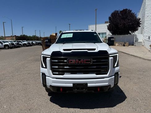 Used 2024 GMC Sierra 3500 AT4 w/ AT4 Premium Plus Package AWD/4WD image 2