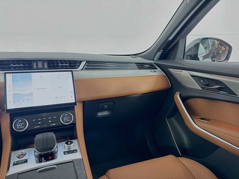New 2026 Jaguar F-PACE R-Dynamic S image 32