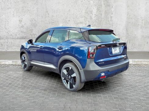 New 2025 Nissan Kicks SR image 31