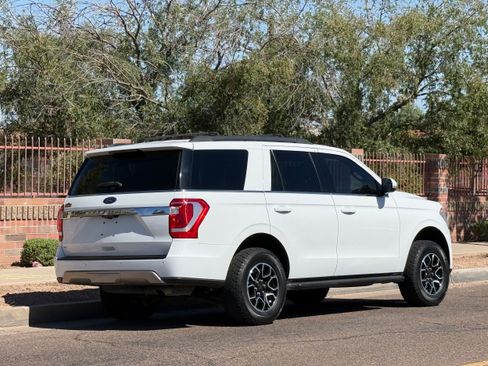 Used 2018 Ford Expedition XLT w/ Equipment Group 201A AWD/4WD image 10
