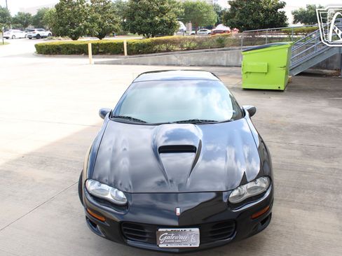 Used 2002 Chevrolet Camaro Z28 w/ SS Performance/Appearance Pkg RWD image 31