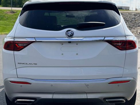 Used 2023 Buick Enclave Essence w/ Experience Buick Package FWD image 6