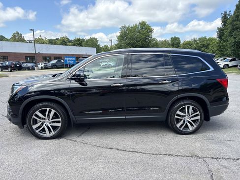 Used 2018 Honda Pilot Touring image 5