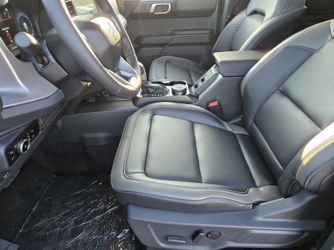 New 2025 Ford Bronco Outer Banks image 8