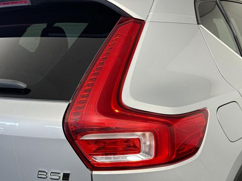 Used 2024 Volvo XC40 B5 Plus image 34