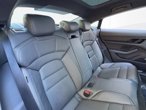 Used 2020 Porsche Taycan 4S image 40