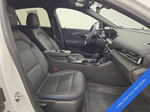 Used 2025 Buick Envista Sport Touring w/ Convenience I Package FWD image 10