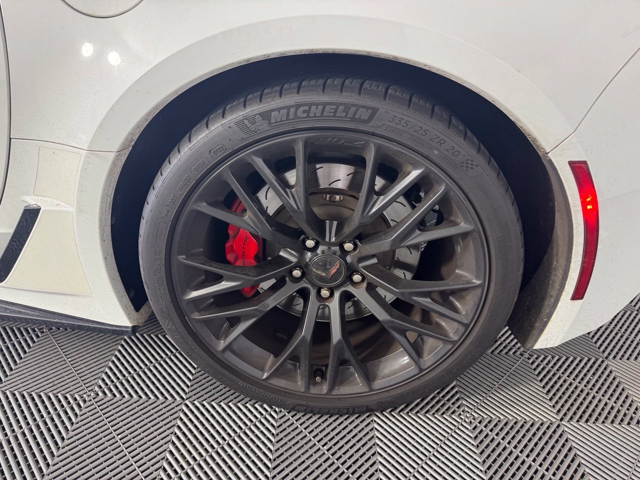 Used 2019 Chevrolet Corvette Grand Sport RWD image 12
