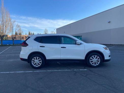 Used 2020 Nissan Rogue S image 6