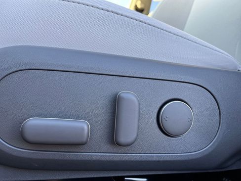 Used 2025 Hyundai Kona SEL image 22