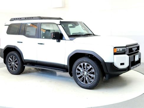New 2026 Toyota Land Cruiser w/ Premium Package AWD/4WD image 7