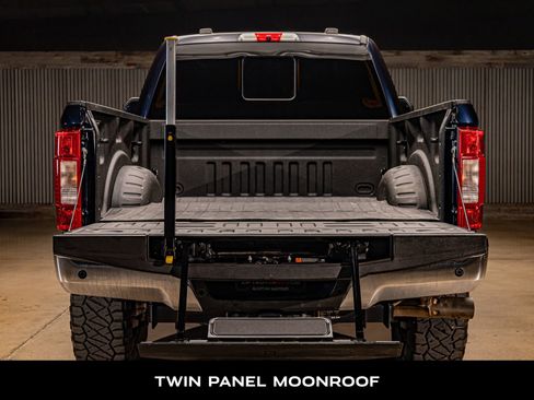 Used 2021 Ford F250 Lariat w/ Lariat Ultimate Package image 8