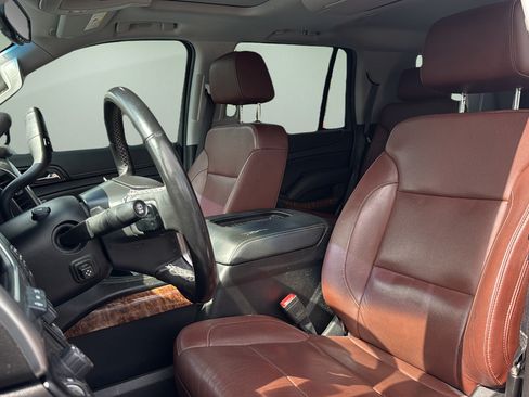 Used 2019 Chevrolet Tahoe Premier w/ Premier Plus Edition RWD image 10