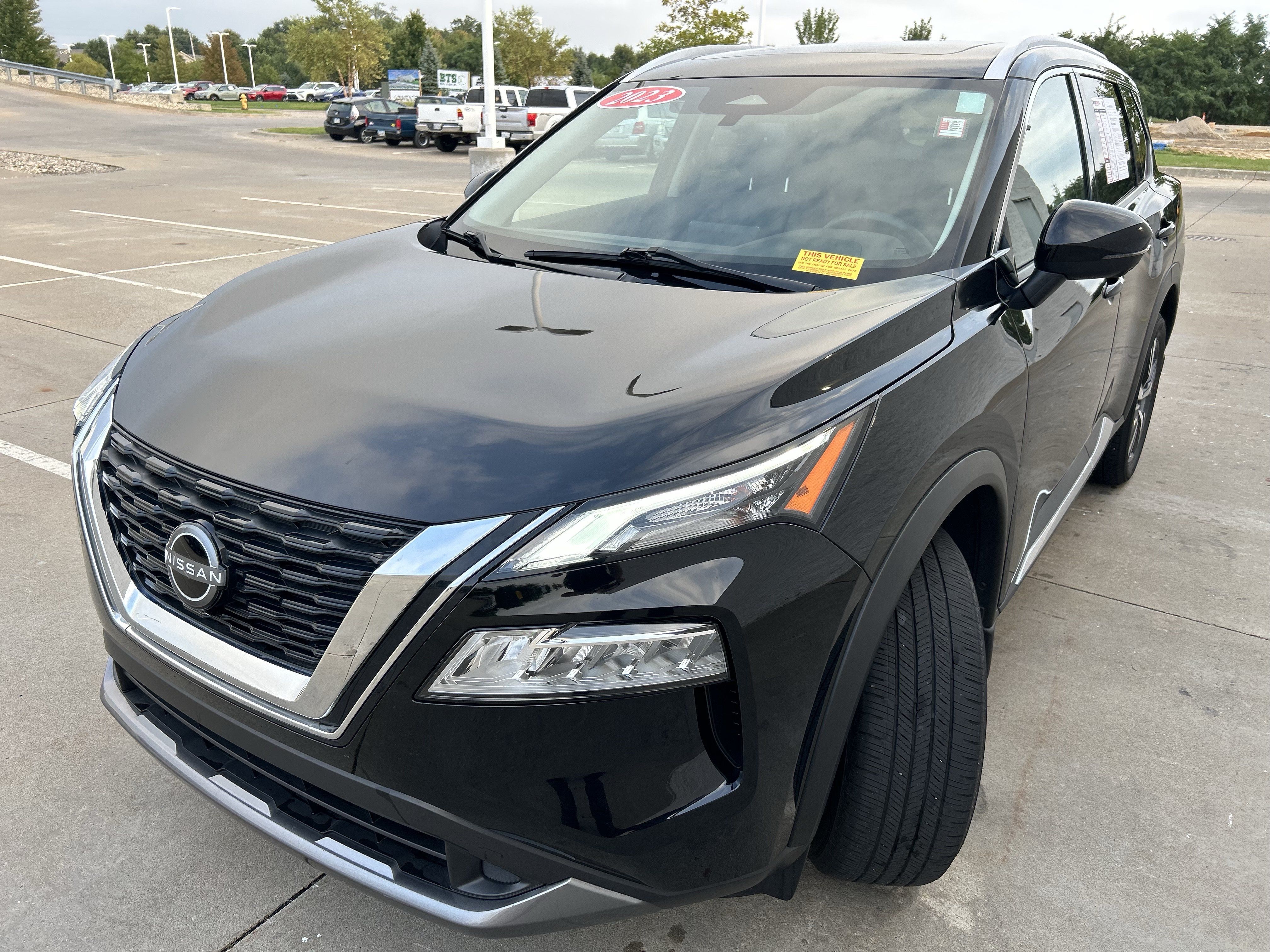 Used 2023 Nissan Rogue SL AWD/4WD image 3