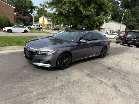 Used 2018 Honda Accord EX-L image 2