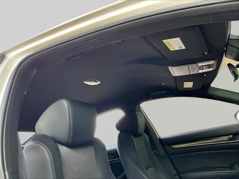 Used 2018 Honda Accord Sport image 26