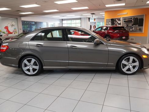 Used 2010 Mercedes-Benz E 350 Sedan image 14