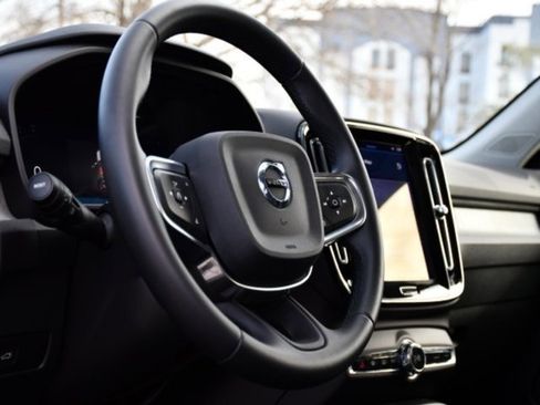 Certified 2025 Volvo XC40 B5 Plus image 11