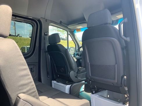 Used 2024 Mercedes-Benz Sprinter 2500 image 16
