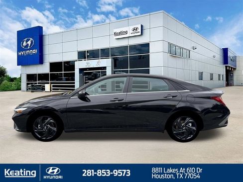 New 2026 Hyundai Elantra SEL Sport Premium FWD image 3