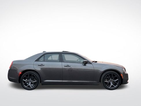 Used 2023 Chrysler 300 S image 4