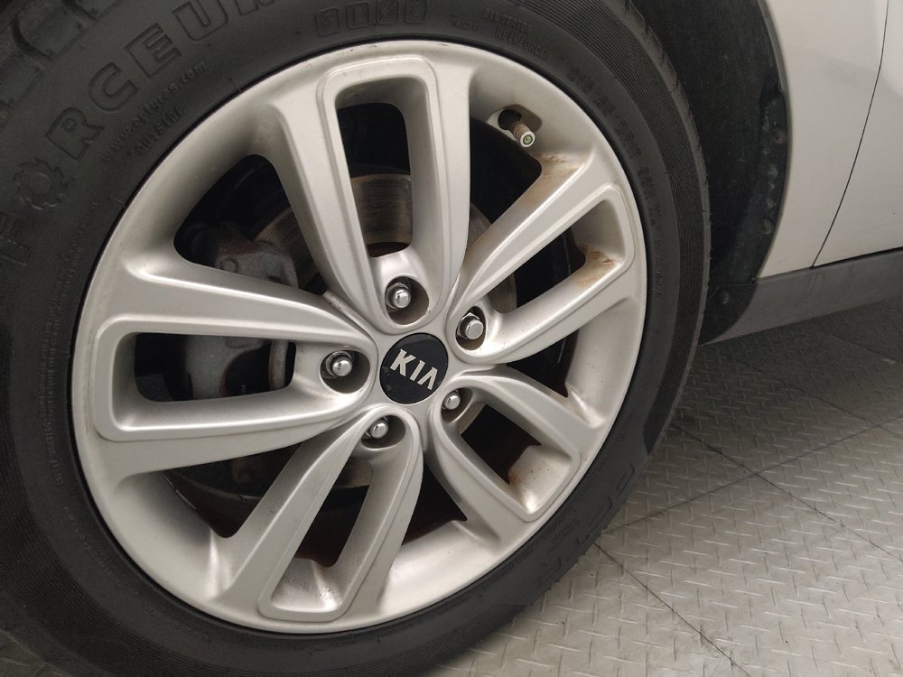 Used 2018 Kia Soul + w/ Primo Package FWD image 31