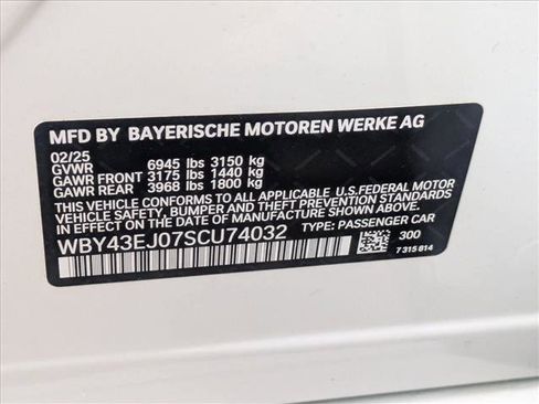 Used 2025 BMW i7 eDrive50 w/ M Sport Package image 25