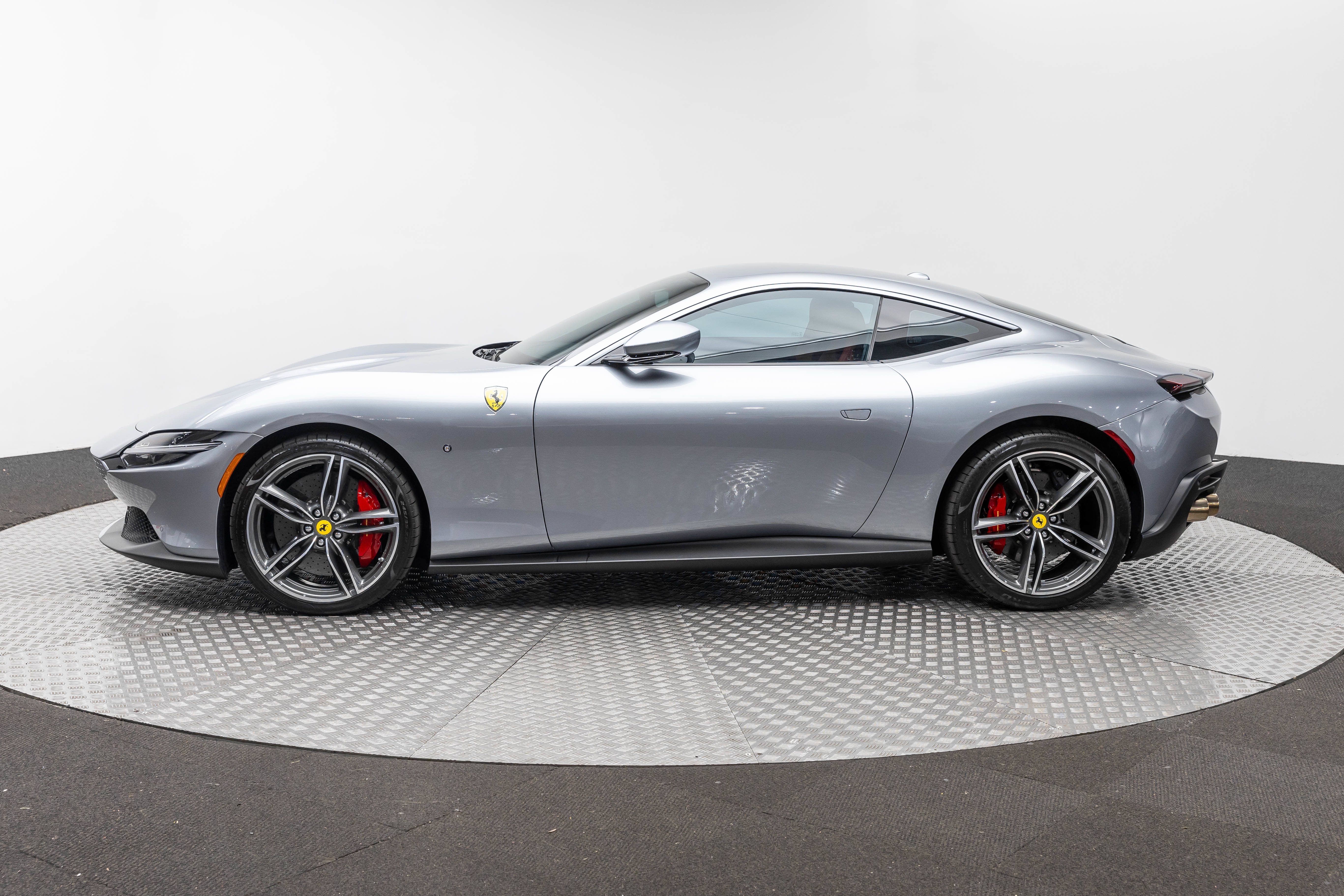 Certified 2024 Ferrari Roma RWD image 2
