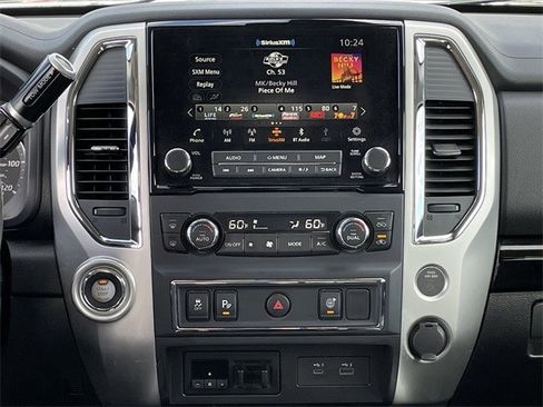 Used 2021 Nissan Titan SV w/ SV Convenience Package image 16