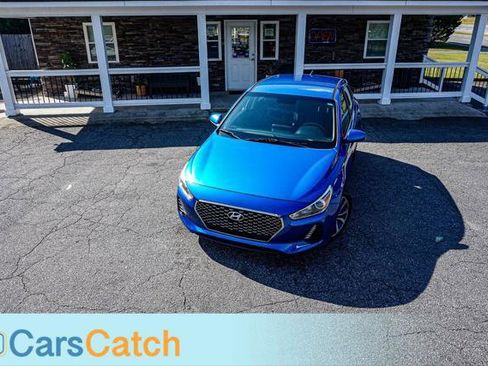 Used 2018 Hyundai Elantra GT image 3