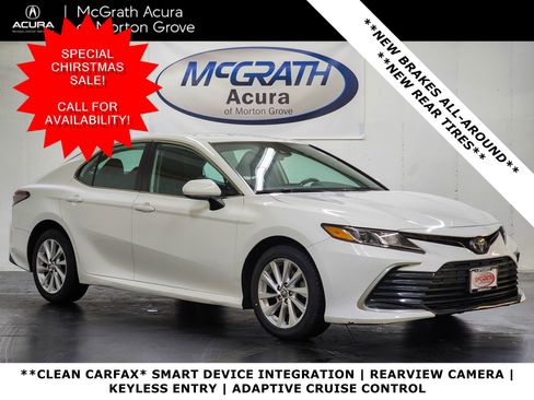 Used 2021 Toyota Camry LE image 1