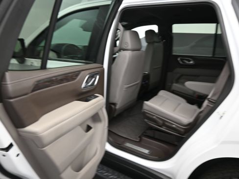 Used 2024 Chevrolet Tahoe Z71 AWD/4WD image 13