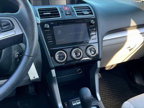 Used 2018 Subaru Forester 2.5i Premium w/ Popular Package #2A AWD/4WD image 9