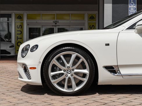 Used 2020 Bentley Continental GT image 9