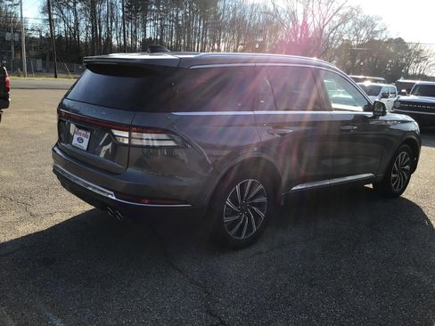 Used 2025 Lincoln Aviator AWD image 8