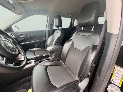 Used 2021 Jeep Compass Latitude FWD image 10