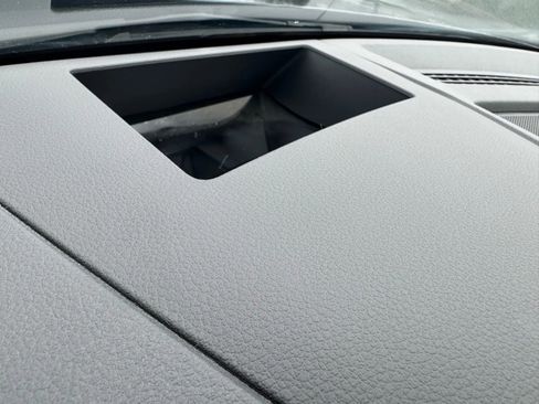 Used 2021 Audi e-tron Prestige w/ Prestige Package image 31