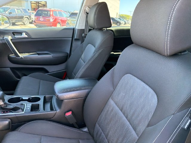 Used 2020 Kia Sportage LX FWD image 19