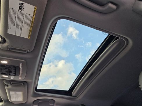 Used 2019 Toyota Camry L image 19