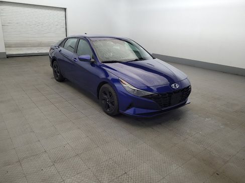 Used 2022 Hyundai Elantra SEL w/ Convenience Package FWD image 13