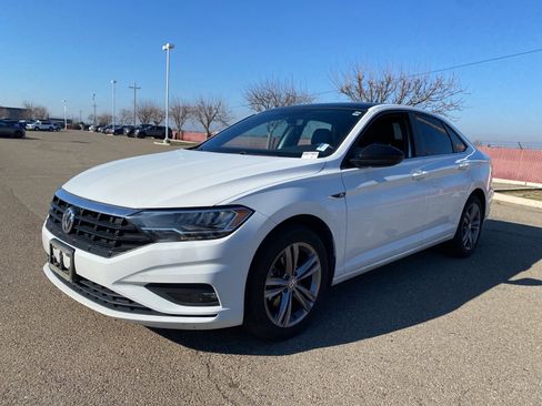 Used 2019 Volkswagen Jetta R-Line image 1