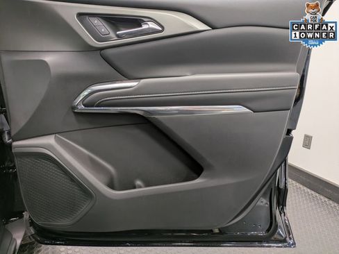 Used 2025 Chevrolet Traverse LT w/ Driver Confidence Package AWD/4WD image 28