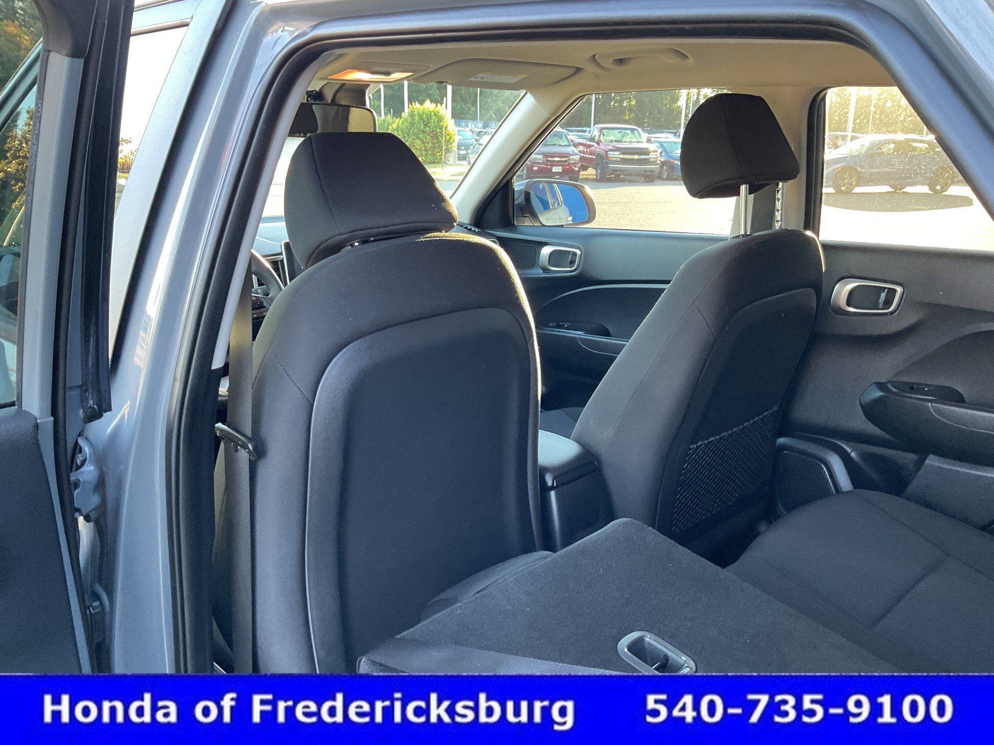 Used 2023 Hyundai Venue SE FWD image 25