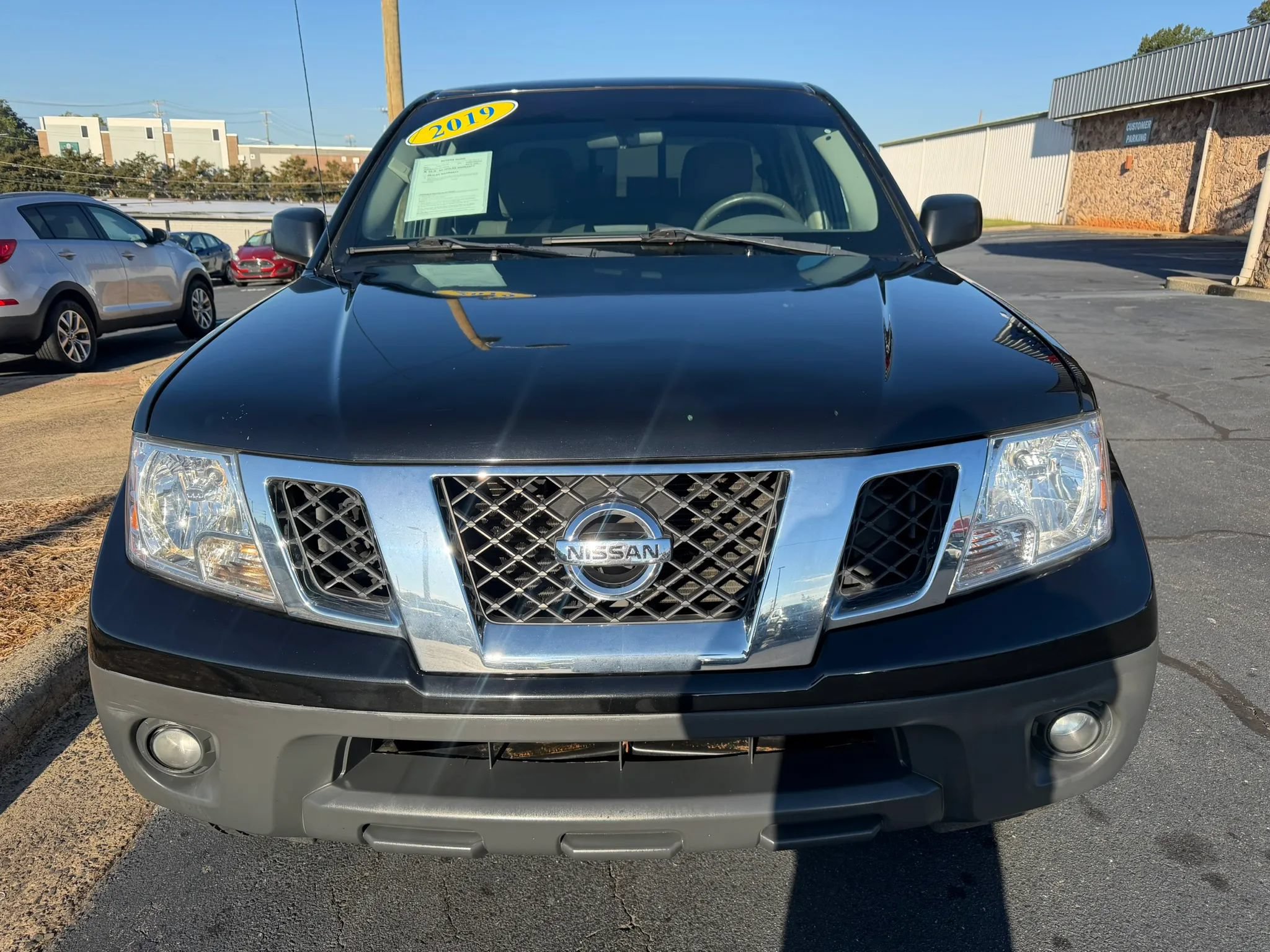 Used 2019 Nissan Frontier SV AWD/4WD image 2