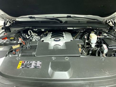 Used 2019 Cadillac Escalade ESV Luxury image 29