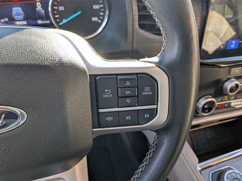 Used 2024 Ford Expedition Limited image 15