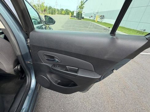 Used 2012 Chevrolet Cruze LT FWD image 17